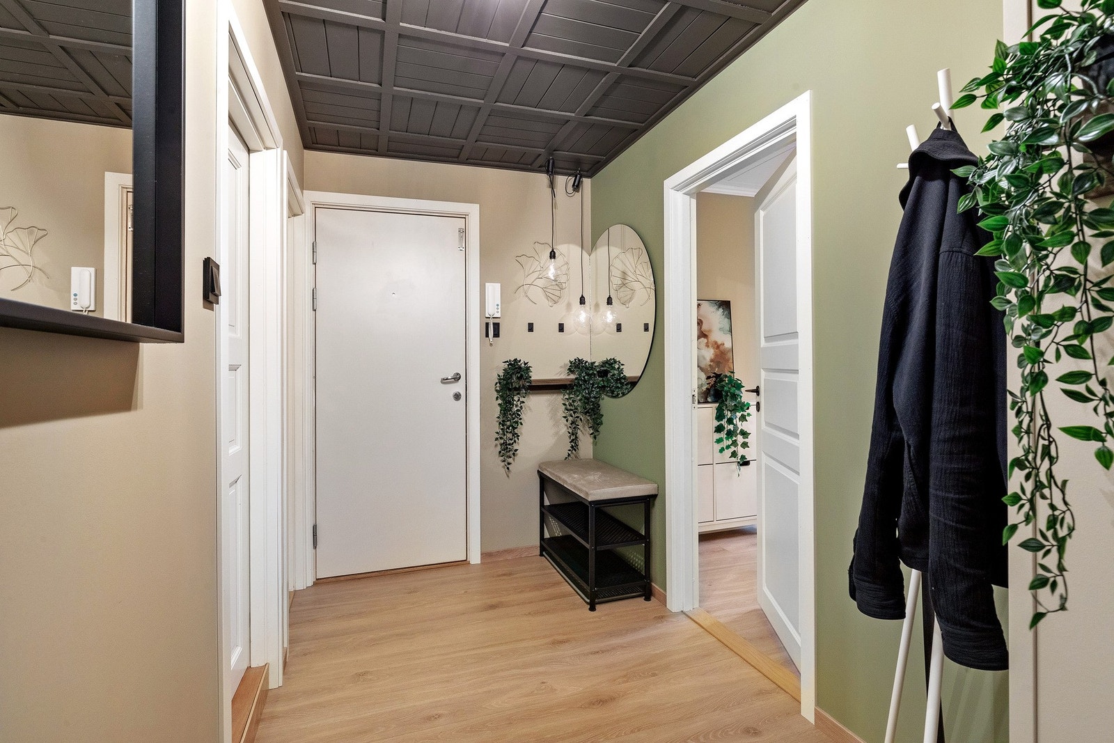 Det er også nytt tak i gangen Galleribilde