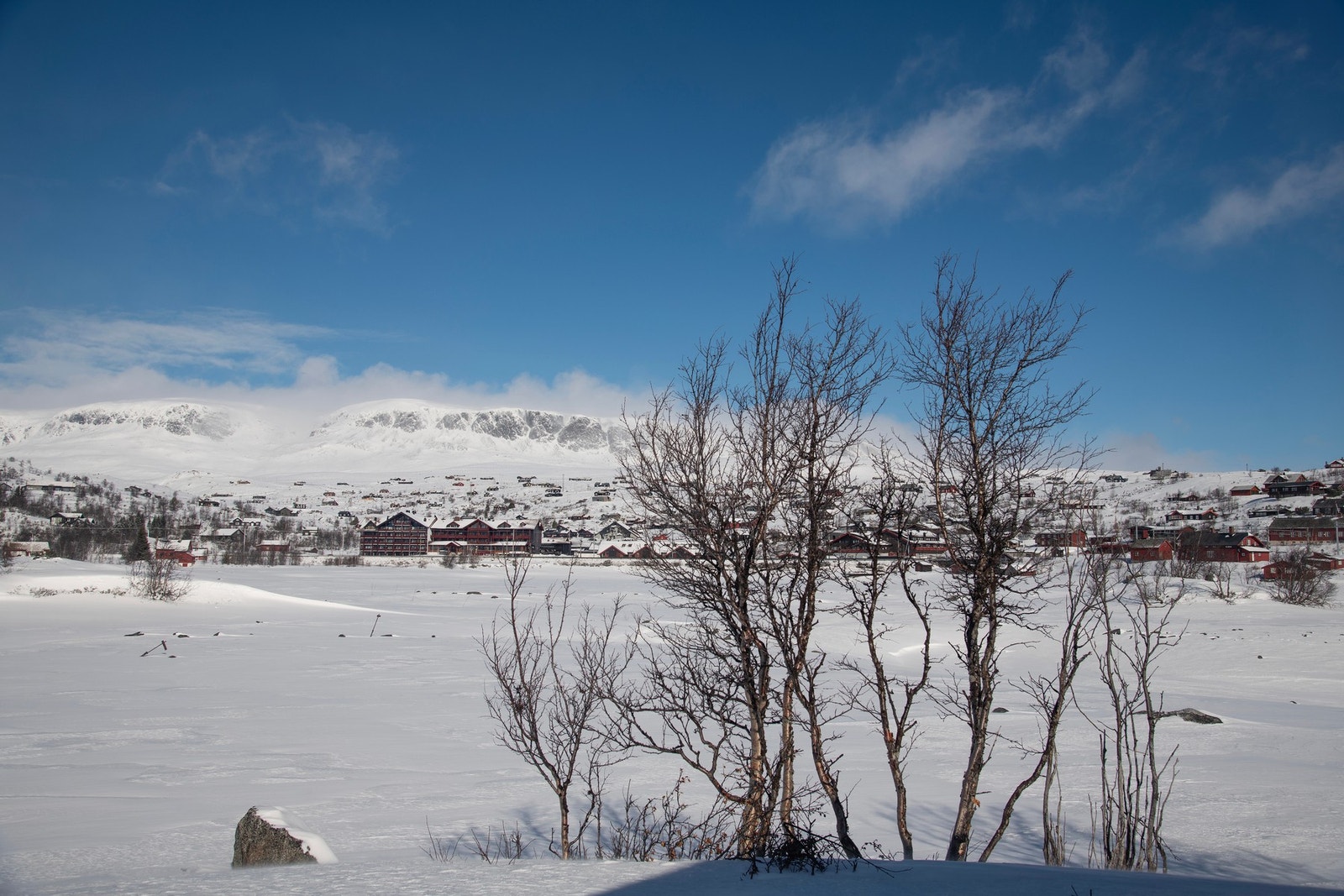 Kort vei til Ustaoset og majestetiske Hallingskarvet Galleribilde