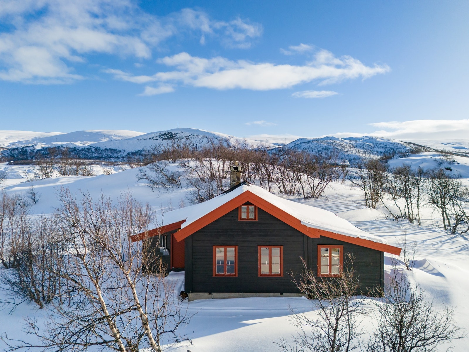 Her kan du starte dagen med en kopp kaffe i solveggen Galleribilde