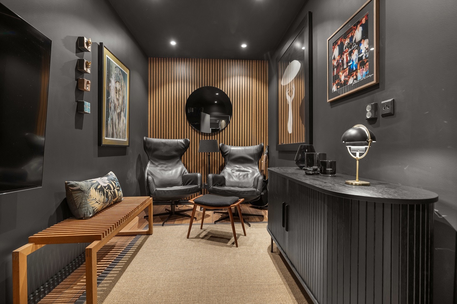 Rommet nyttes i dag som en ekstra TV-stue Galleribilde