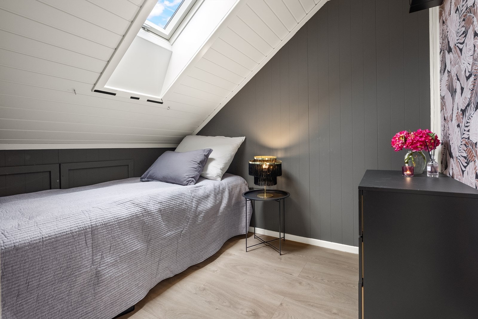 Et fleksibelt areal som kan benyttes som for eksempel kontor eller walk-in-closet. Galleribilde