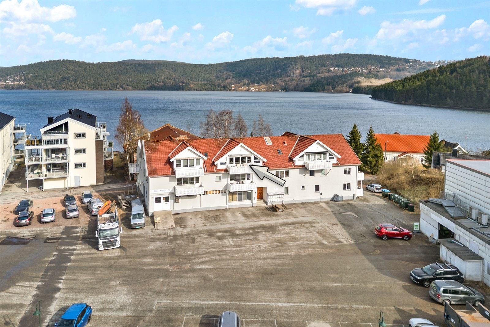 Her bor man med en unik nærhet til fjorden og det maritime miljøet. Galleribilde