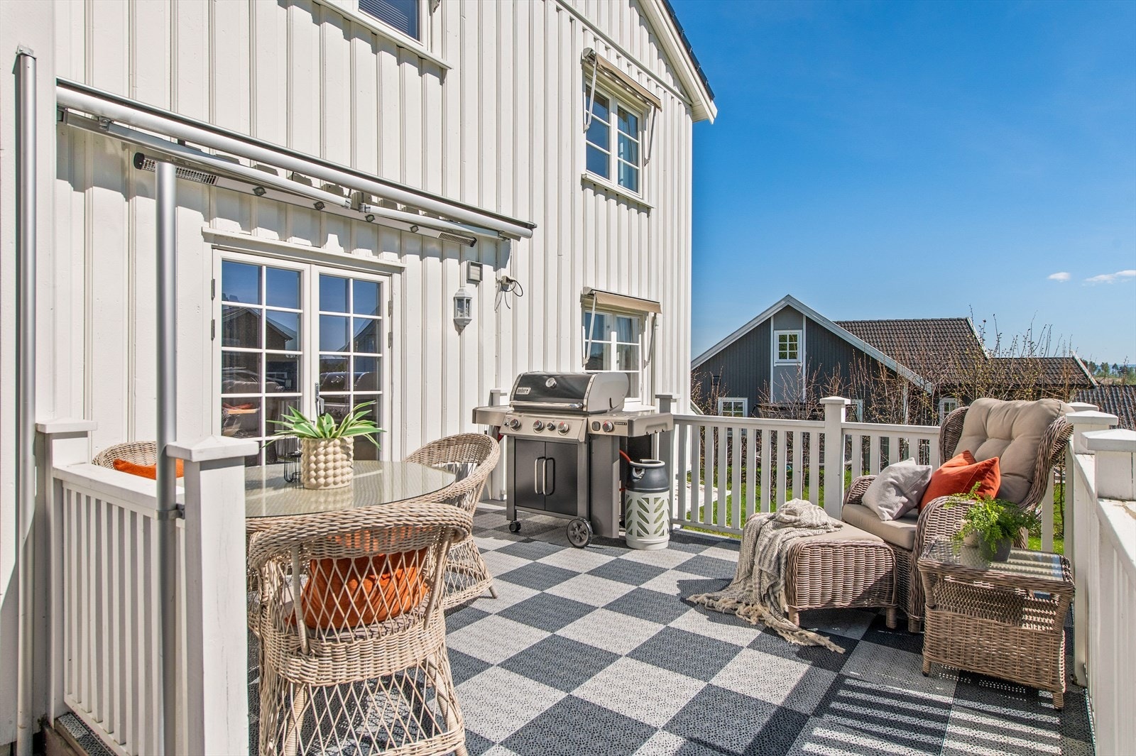 Varmelamper og markise Galleribilde