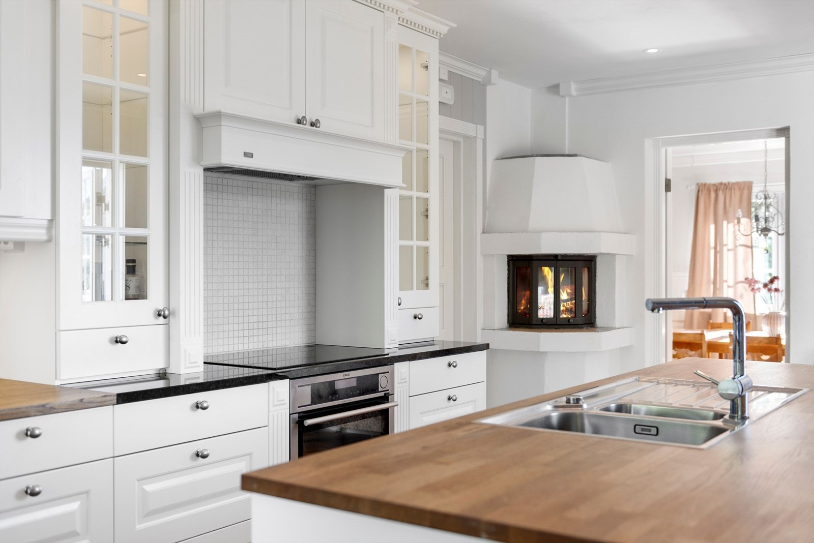 Benkeplate i stein v ved kokesone Galleribilde