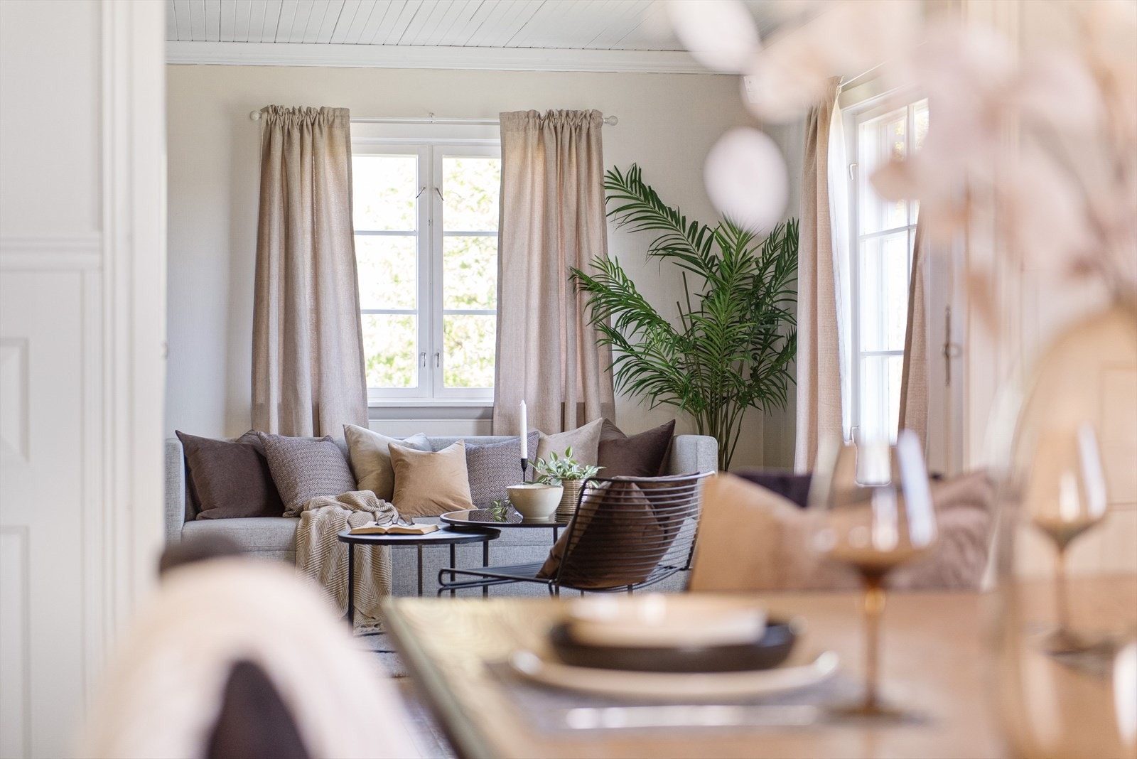 Meget velfungerende planløsning med kjøkken, spisestue, stue og tv-stue sammenhengende Galleribilde