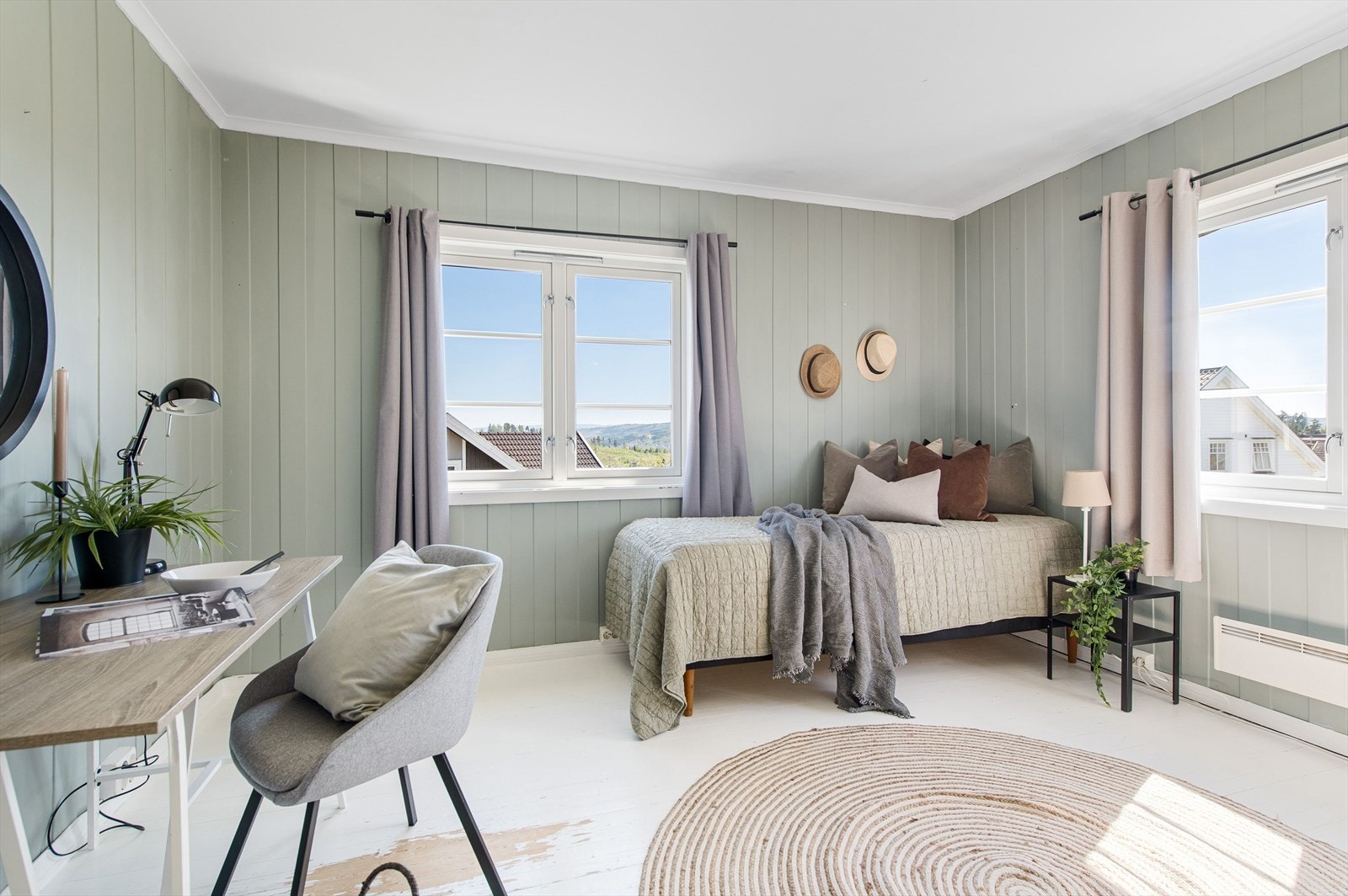 Soverom 2 med god plass til innredning Galleribilde