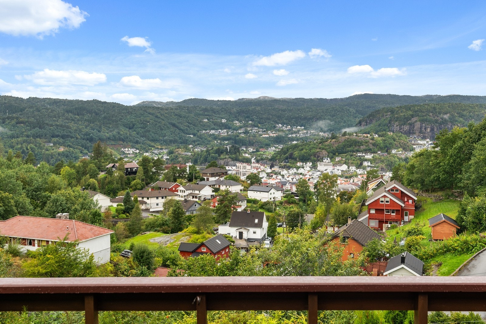 Utsikt fra verandaen. Galleribilde