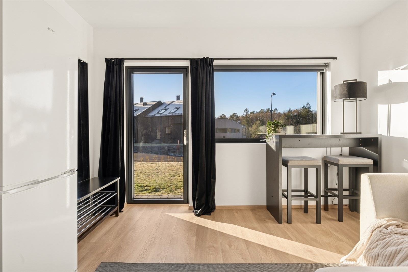 Praktikantdelen gir fleksible muligheter for gjester, familie eller utleie. Galleribilde