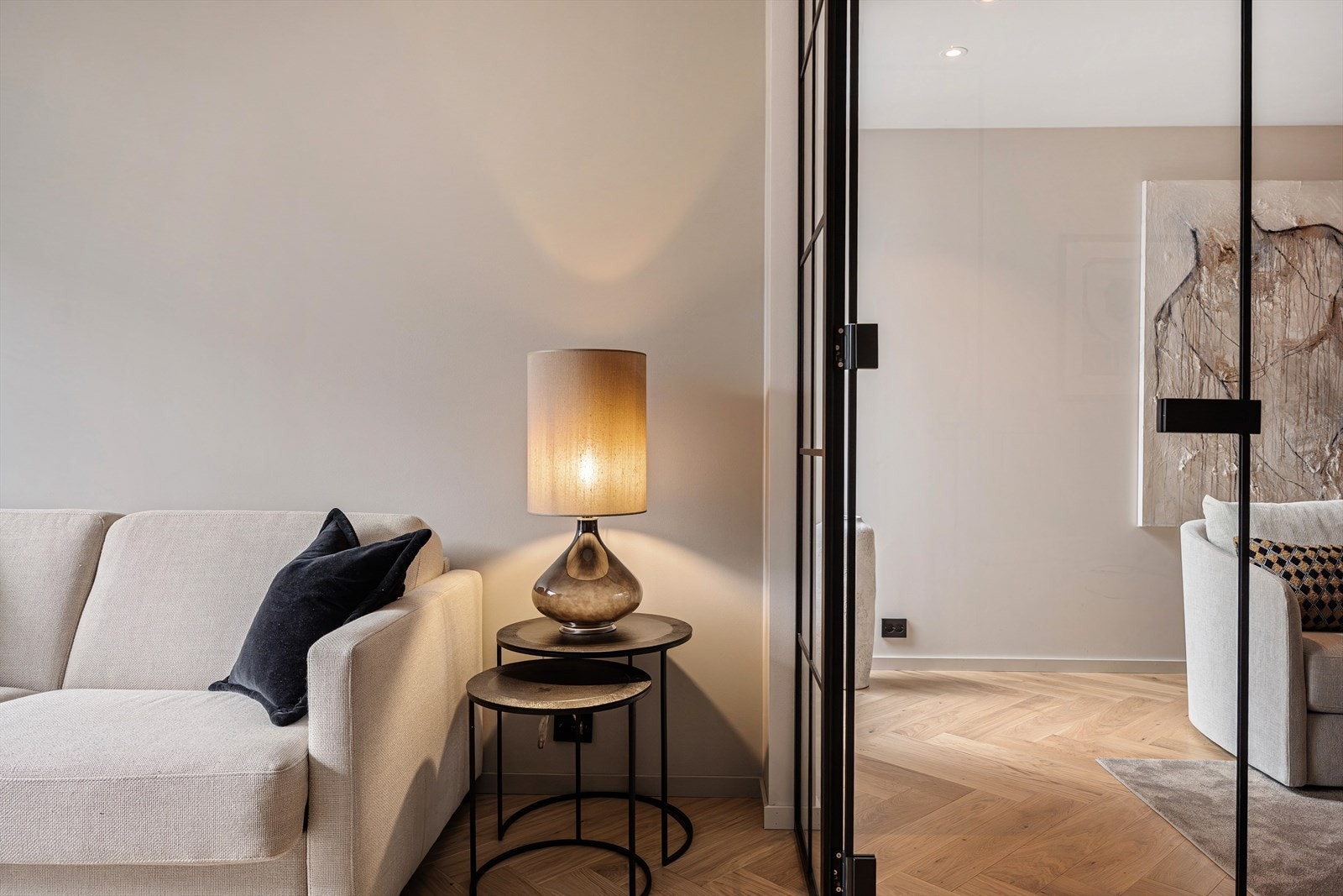 En lun og behagelig atmosfære preger TV-stuen. Galleribilde