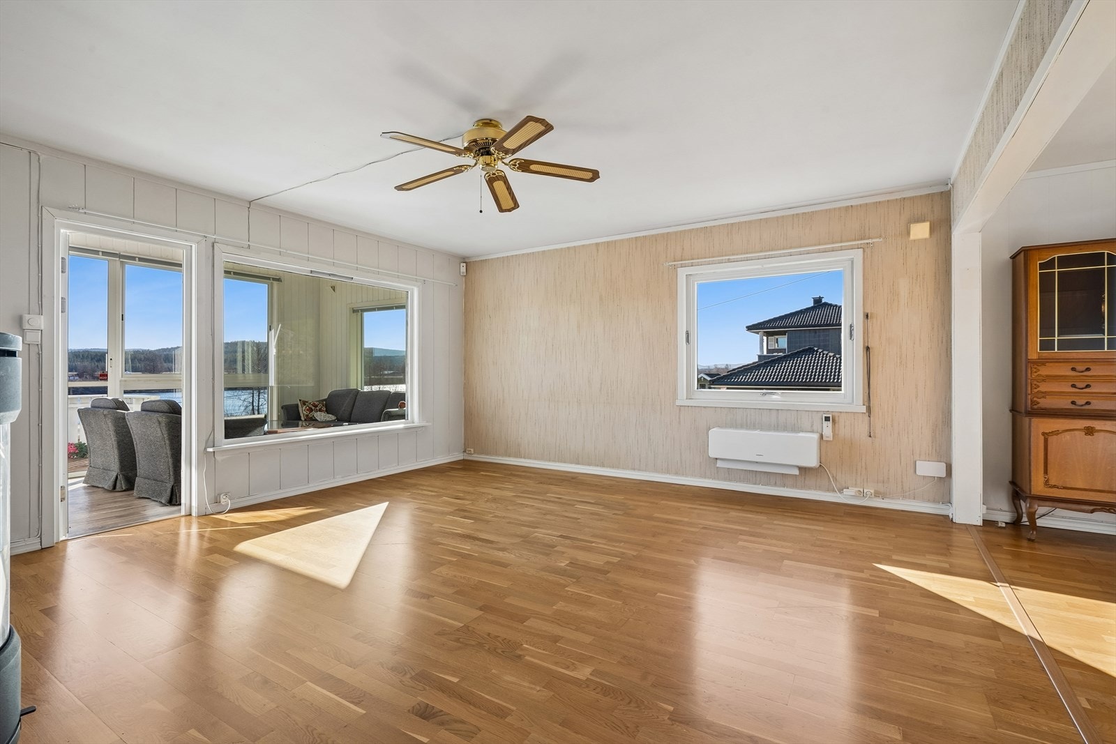 Oppvarming sikres også av en luft-til-luft varmepumpe installert i 2021. Galleribilde