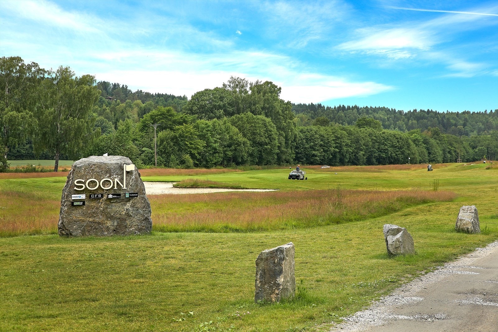 Golfbanen har 9 hull.jpg Galleribilde