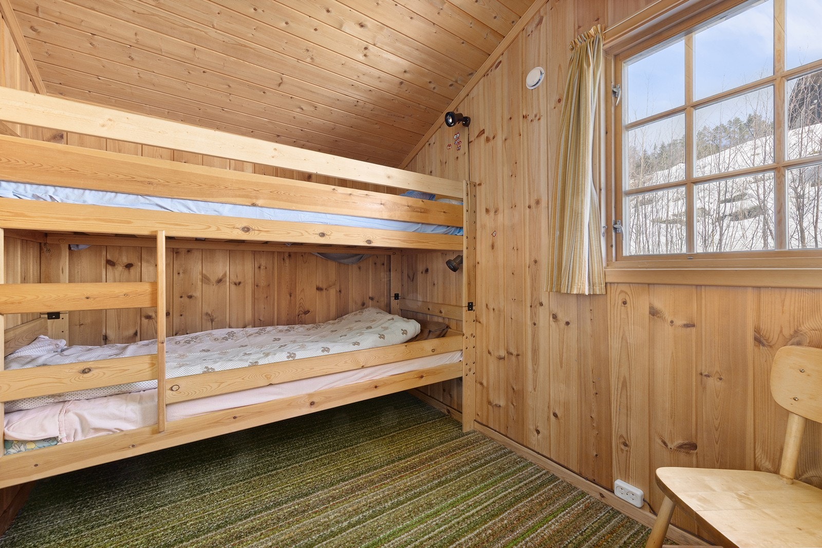 Soverom 2 - Med dagens løsning byr hytta på totalt 4 sengeplasser. Galleribilde