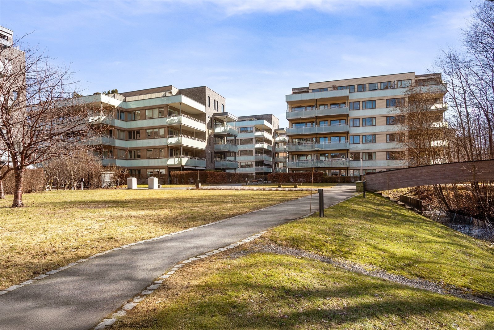 Skøyen er et perfekt sted for deg som vil bo sentralt, men allikevel i naturskjønne og fine omgivelser i et hyggelig boområdet og nabolag Galleribilde