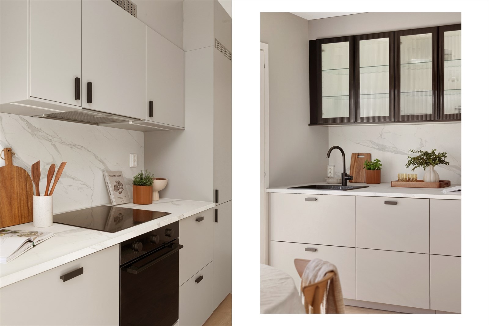 Elegante overskap med glassfelt som kombinerer praktisk oppbevaring med et lett og eksklusivt design Galleribilde