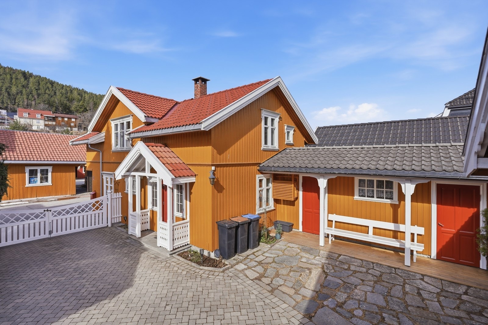 Enebolig 2: Galleribilde