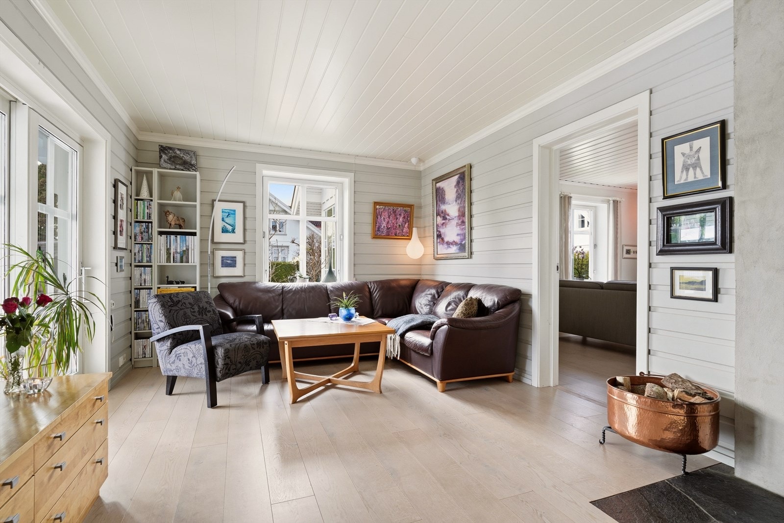 Stue 2 med god plass til sofagruppe. Galleribilde