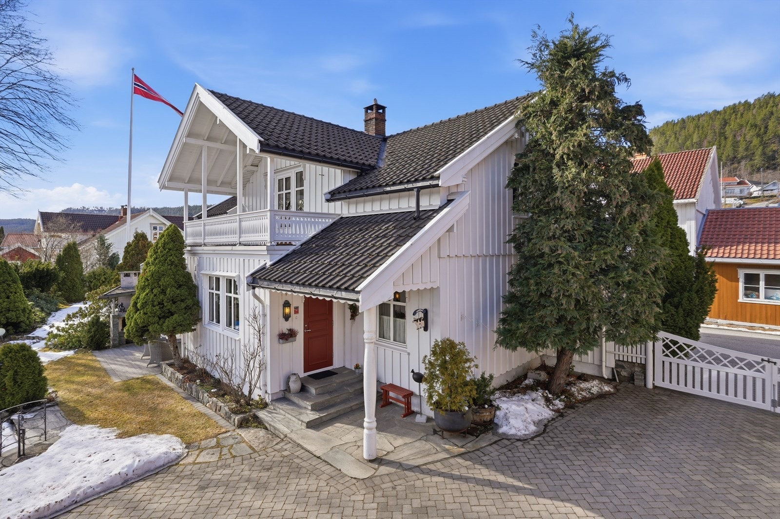 Enebolig 1: Galleribilde