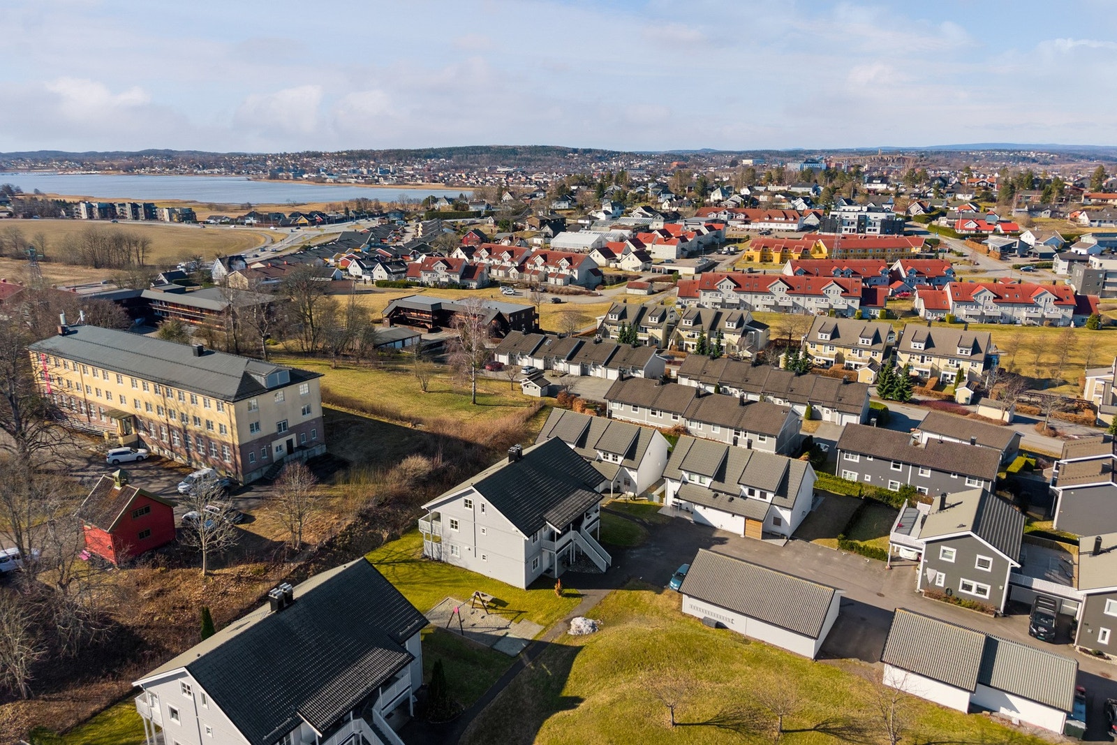 Like i nærheten finner du Kilen Handelspark med et bredt utvalg av butikker og varehus. Galleribilde