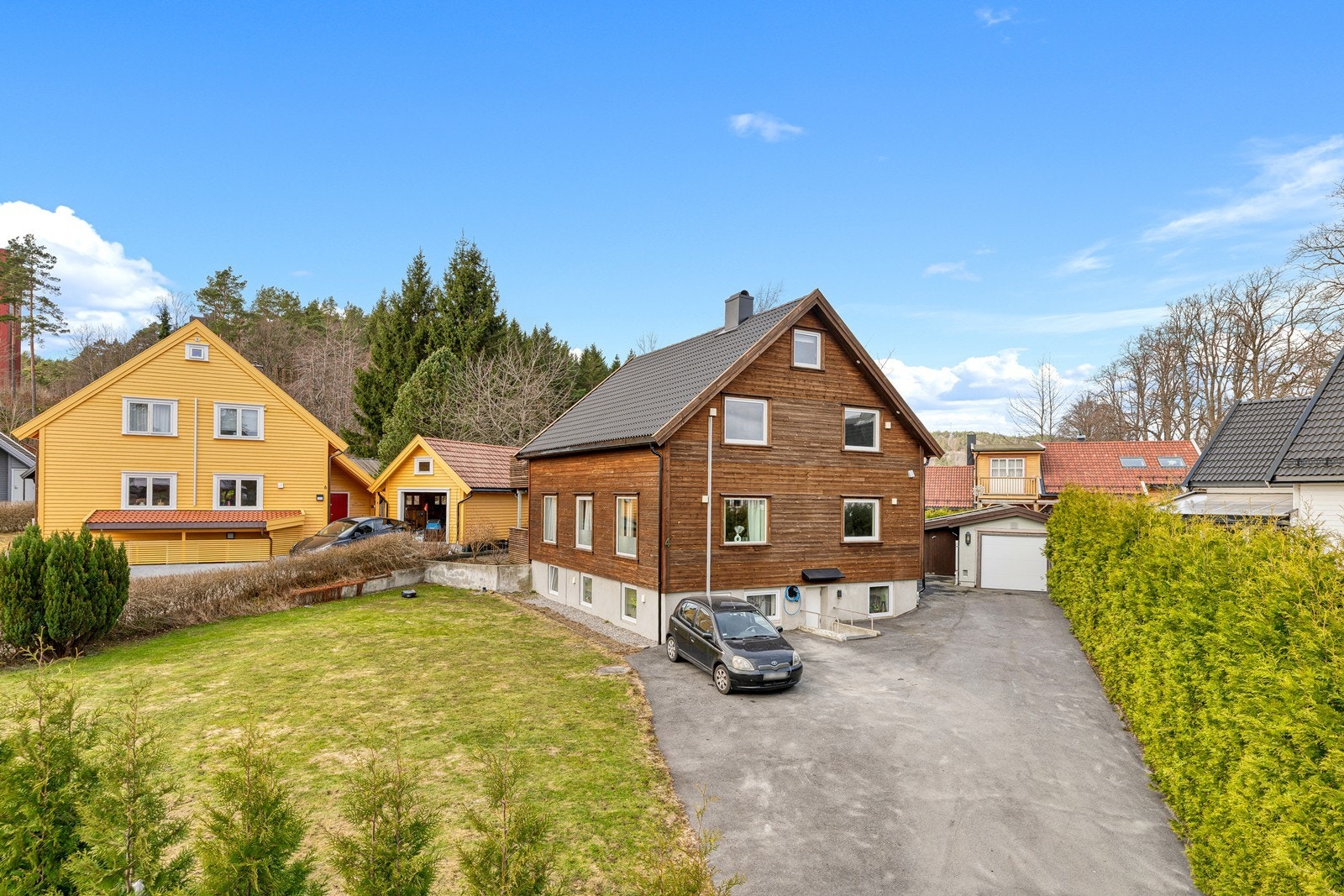 Velkommen til Solbergveien 4! Boligen er presentert av Gaute Kverneland v/Aktiv Eiendomsmegling avd. Kristiansand. Foto: Ivars Upe Galleribilde
