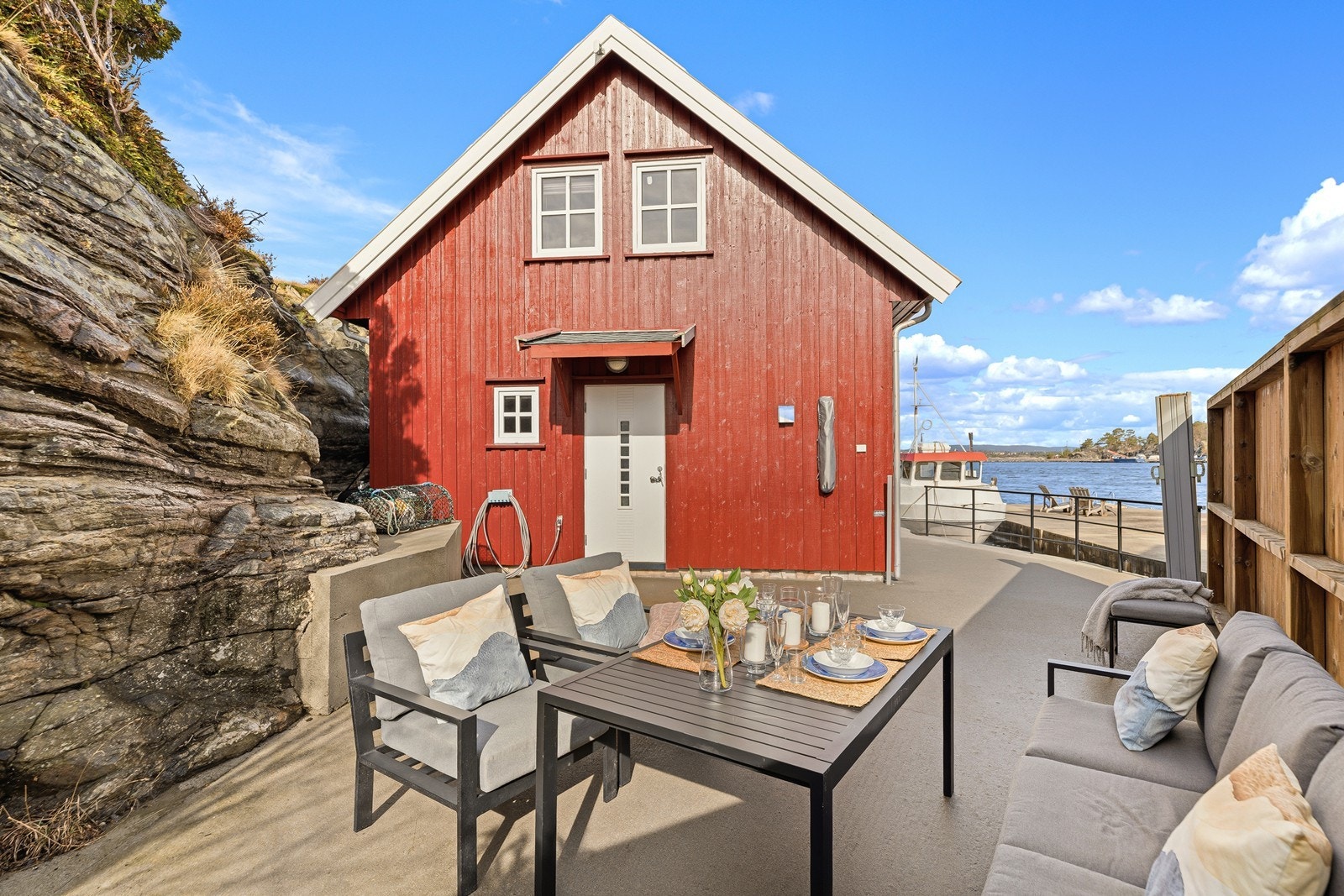 Flotte uteplasser med plass til flere sosiale soner Galleribilde