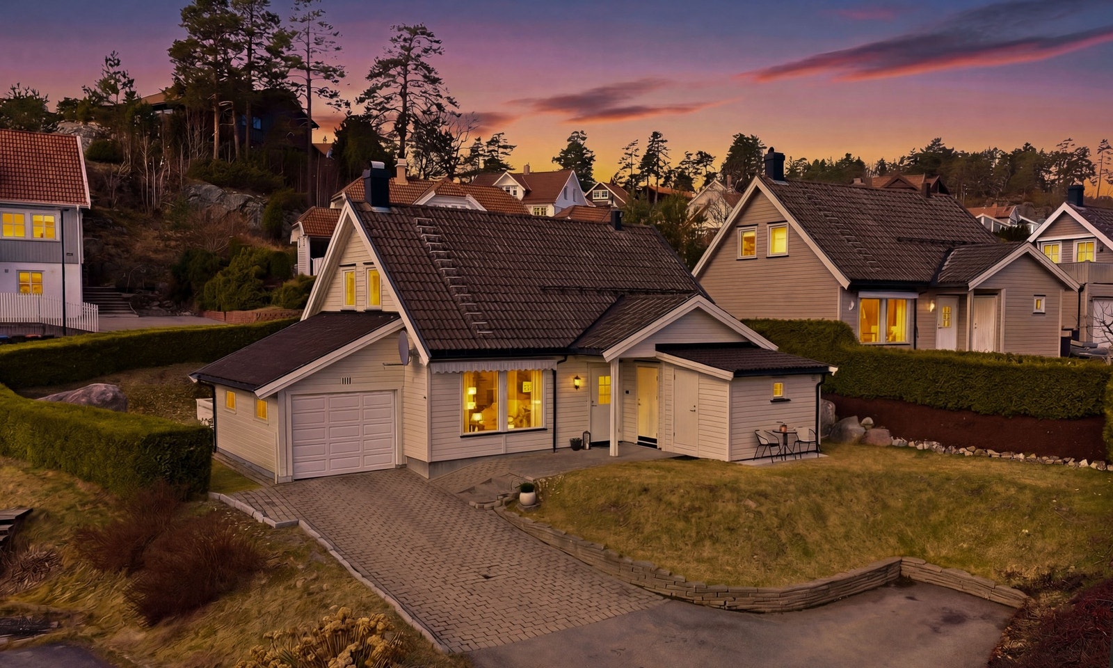 Velkommen til Tveteneveien 101 - Presentert av Siri Istre v/PrivatMegleren. Galleribilde