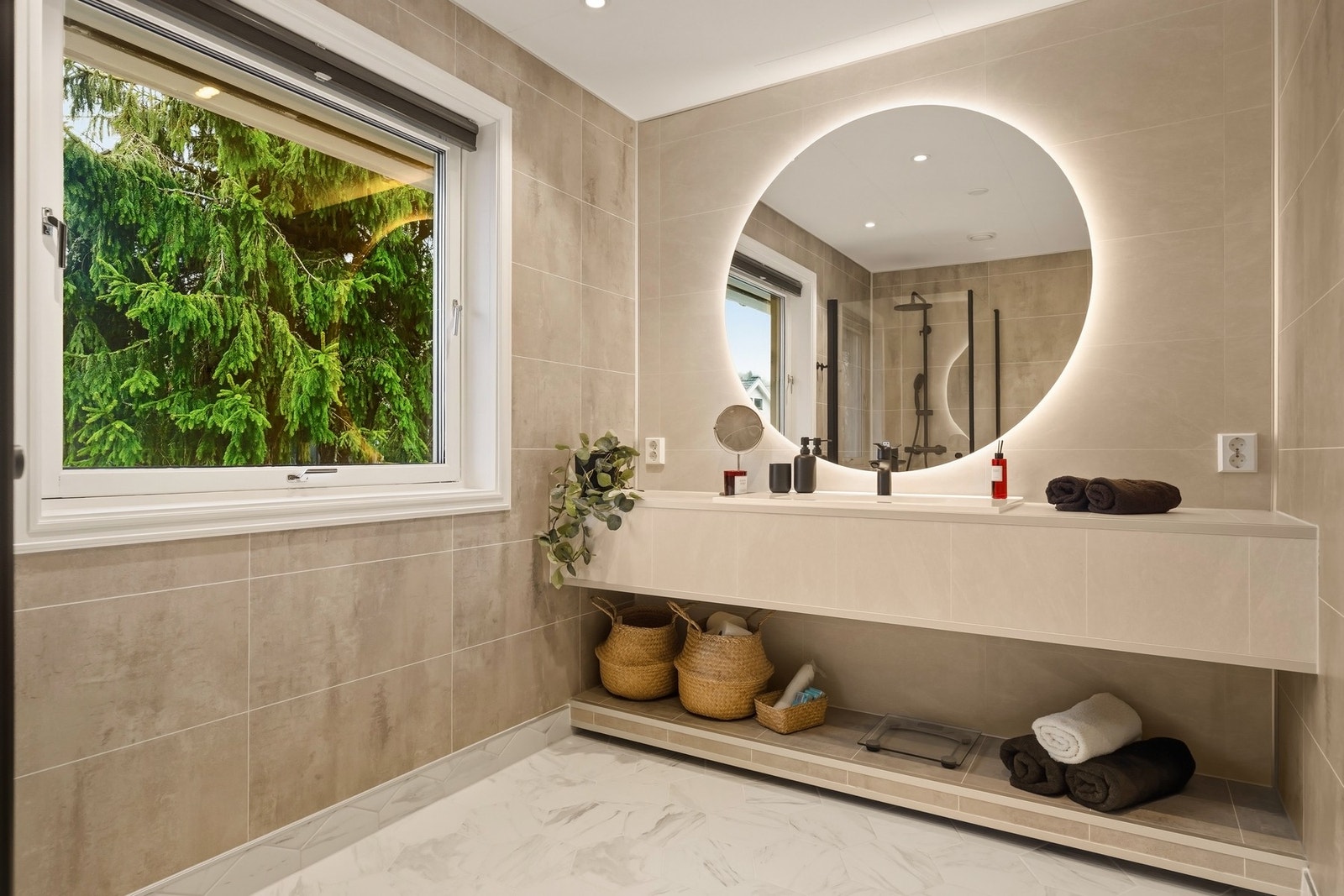 Bad 1. etasje Galleribilde