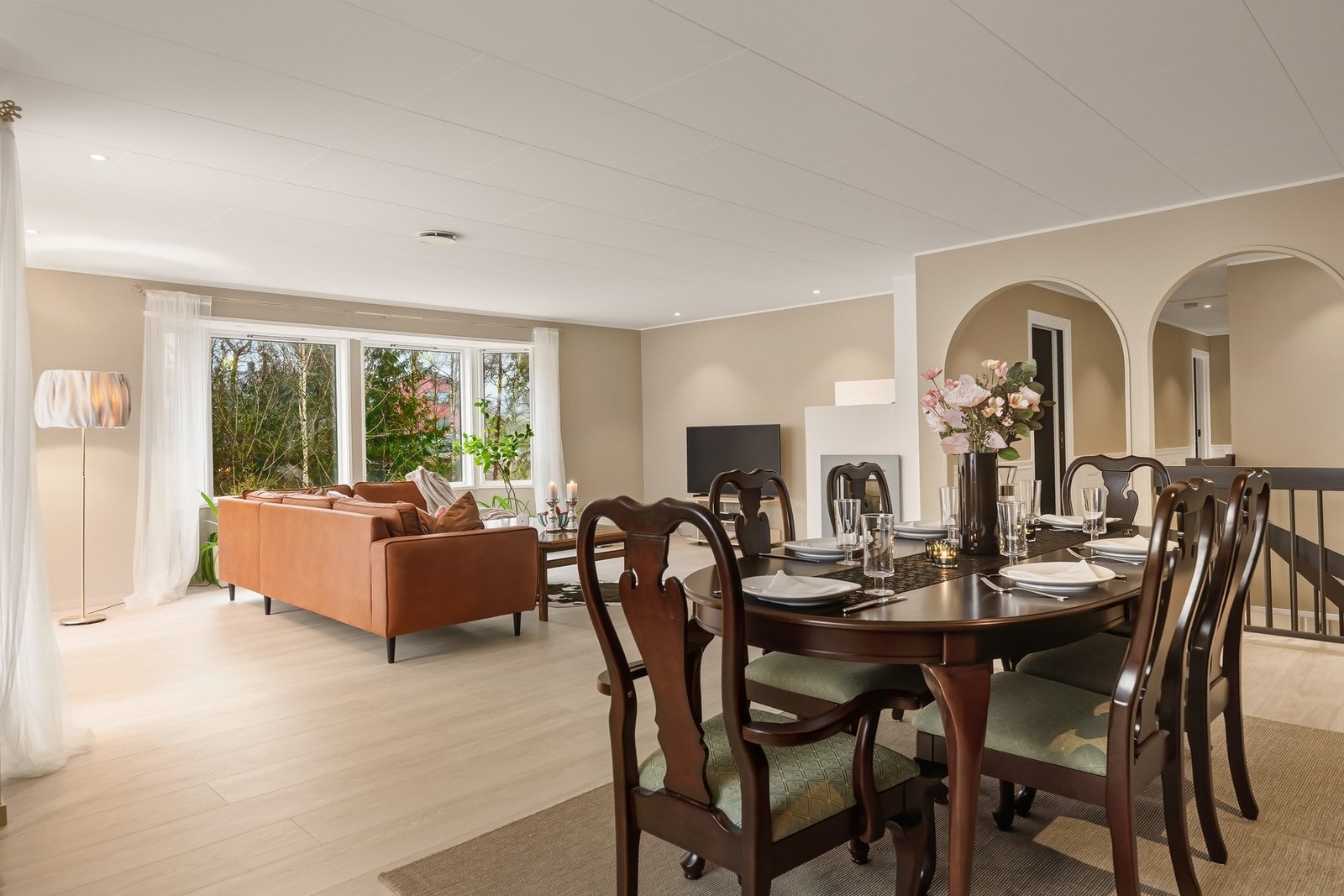 Romslig stue/spisestue Galleribilde