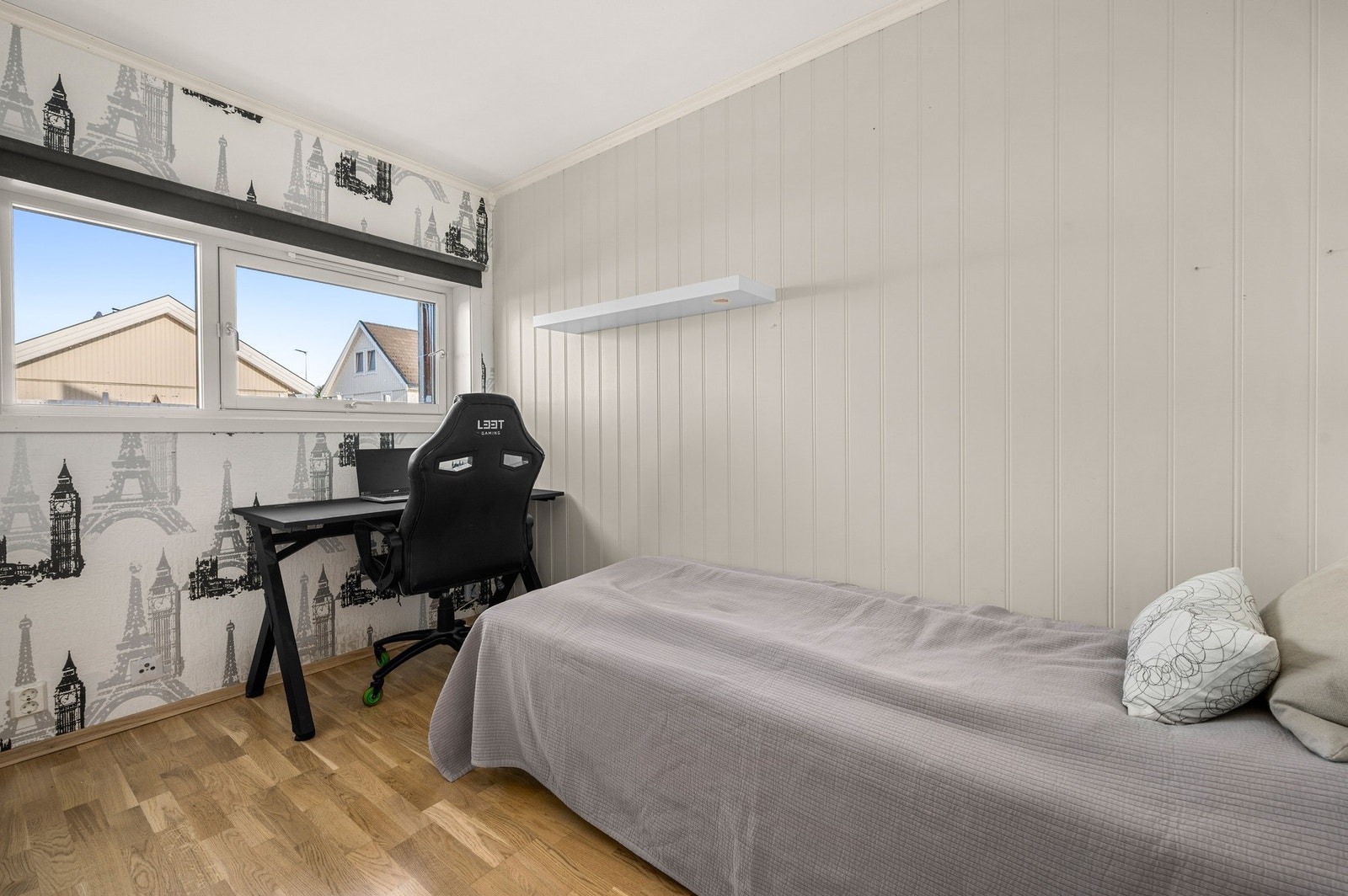 Soverom i 1.etasje på 6,3kvm Galleribilde