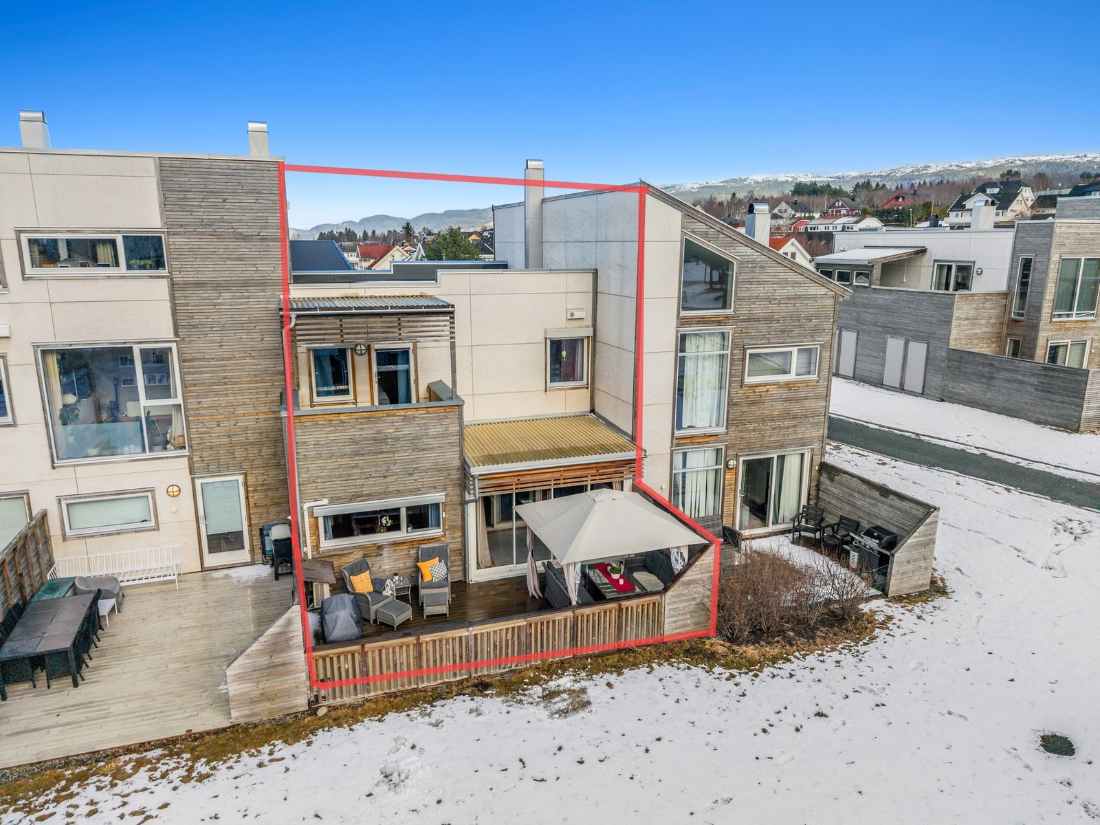 Velkommen til Klemmets veg 188! En innholdsrik & familievennlig bolig over 2 plan. Galleribilde