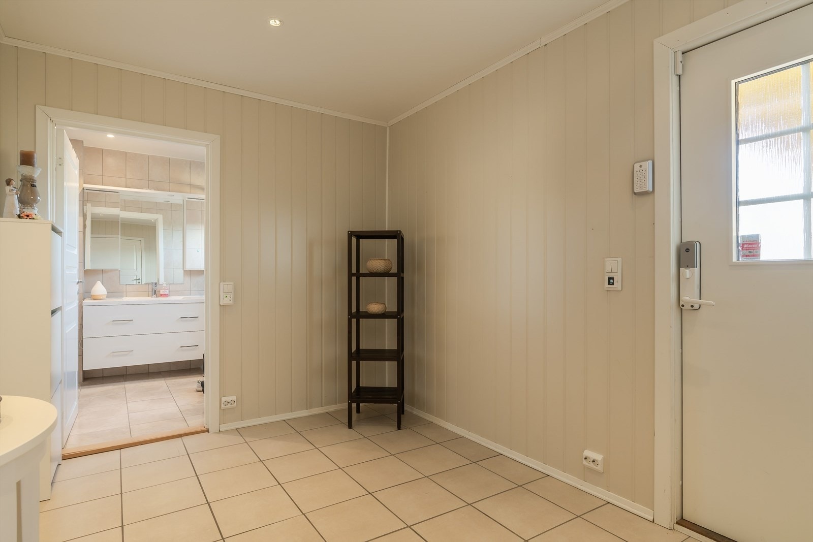 Boligen er på ca. 127m² og går over tre plan! Galleribilde