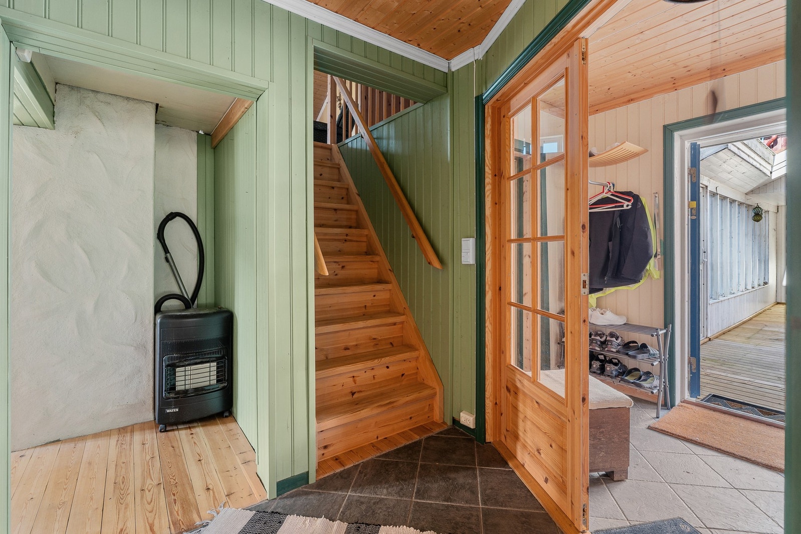 Trapp opp til 2.etg Galleribilde