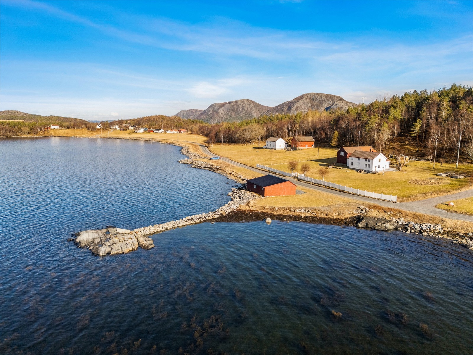 Vakkert landskap Galleribilde