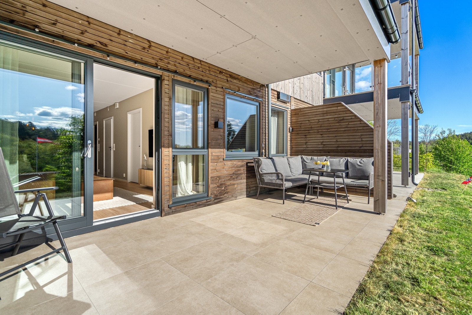 Uteområde som innbyr til både avslapning og sosiale stunder Galleribilde