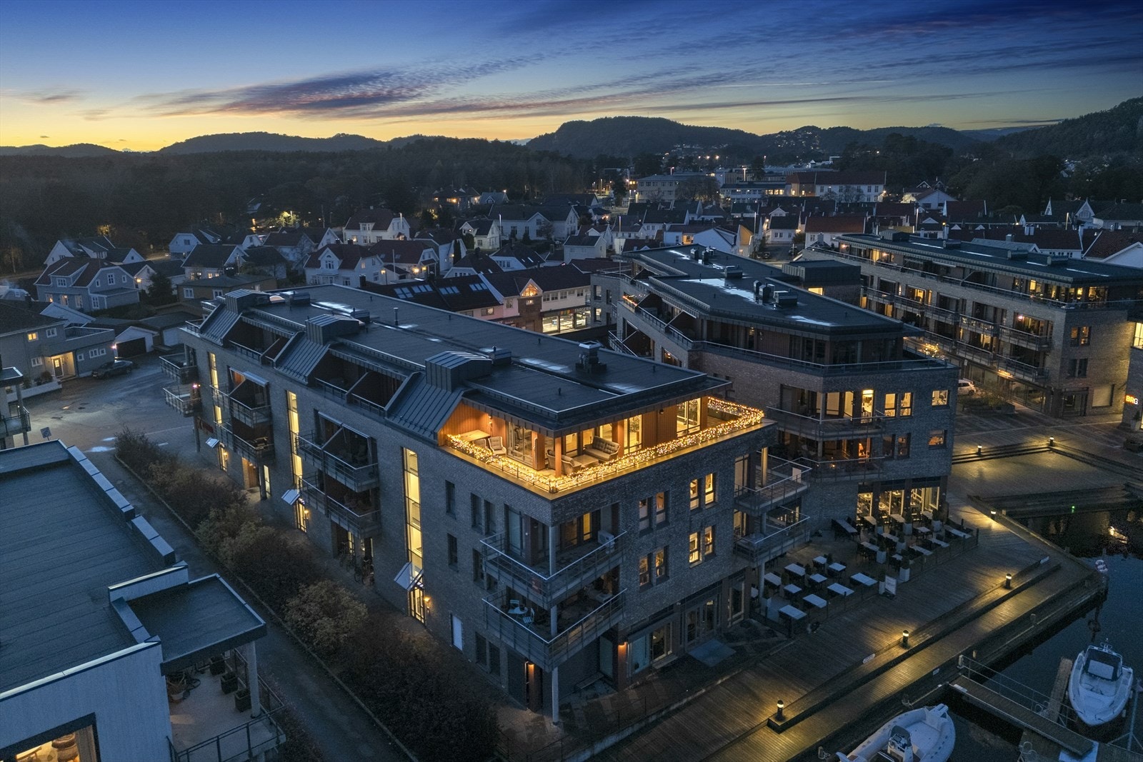 Fantastisk leilighet i byggets toppetasje! Galleribilde