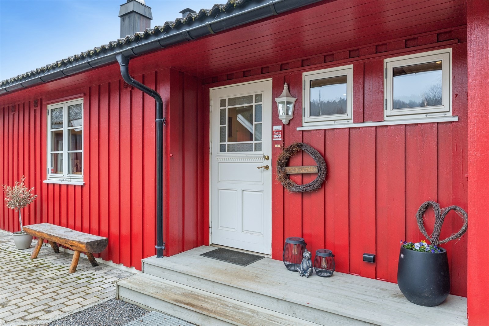 Pent og velstelt inngangsparti - Veranda. Galleribilde