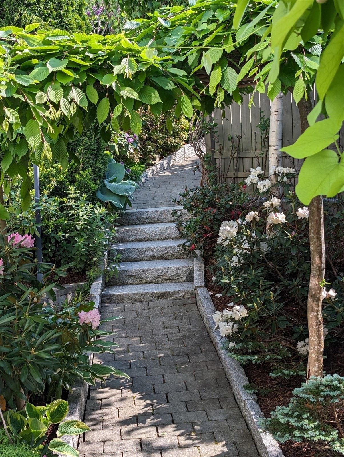 Meget opparbeidet hage Galleribilde