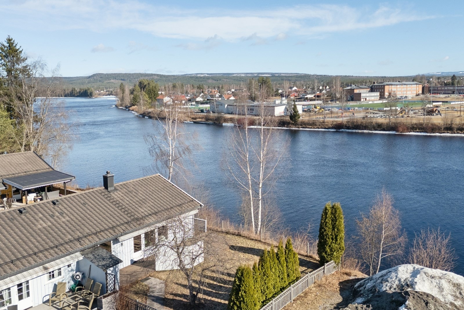 Grindalsvegen 55 med Glomma som nærmeste nabo! Galleribilde