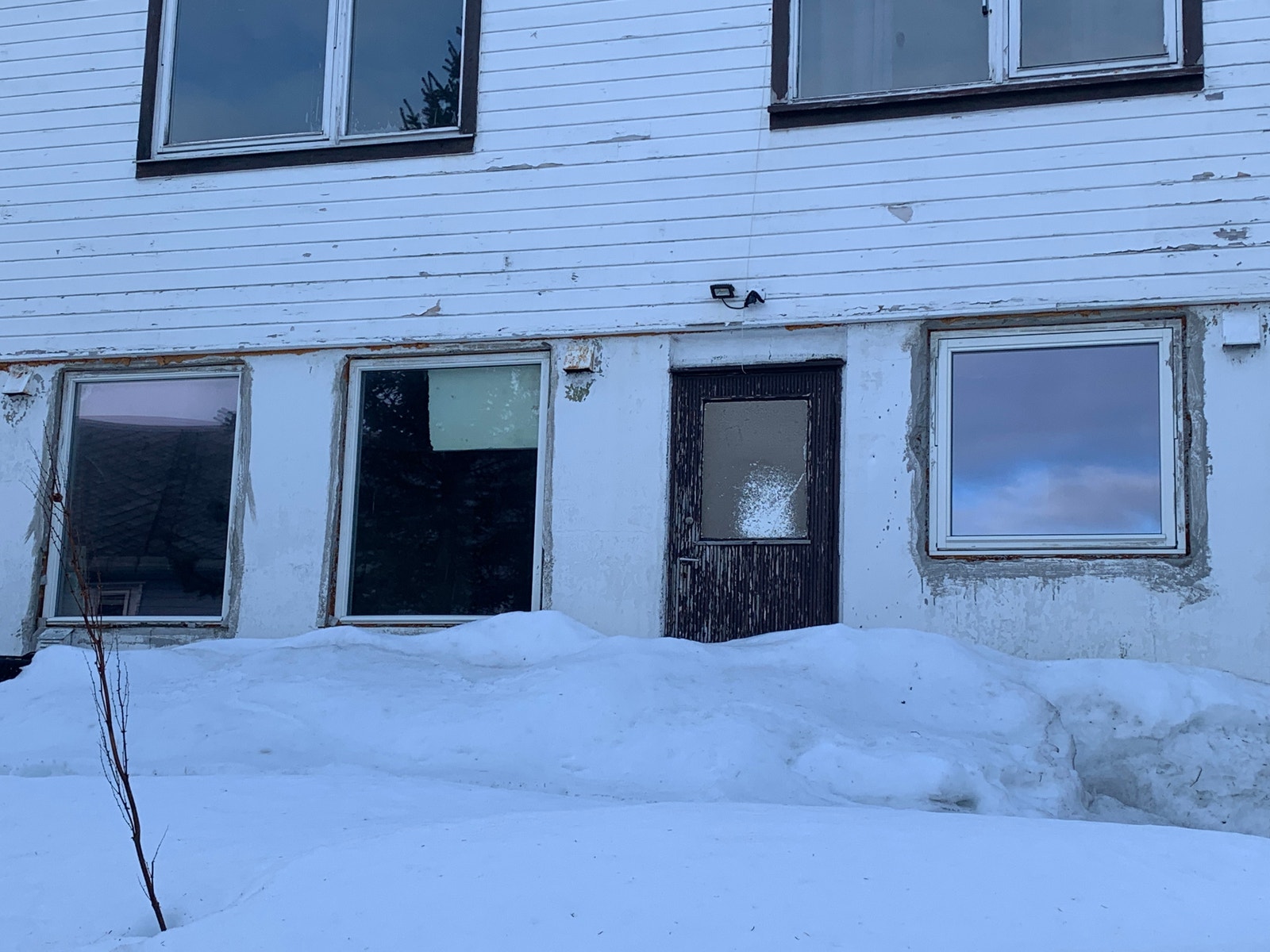Egen inngang til sokkeletasje. Galleribilde