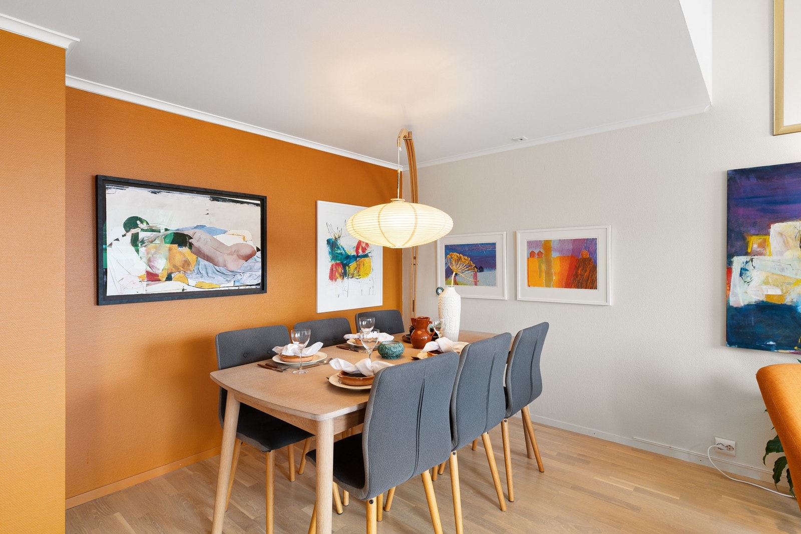 Spiseplass i stue Galleribilde