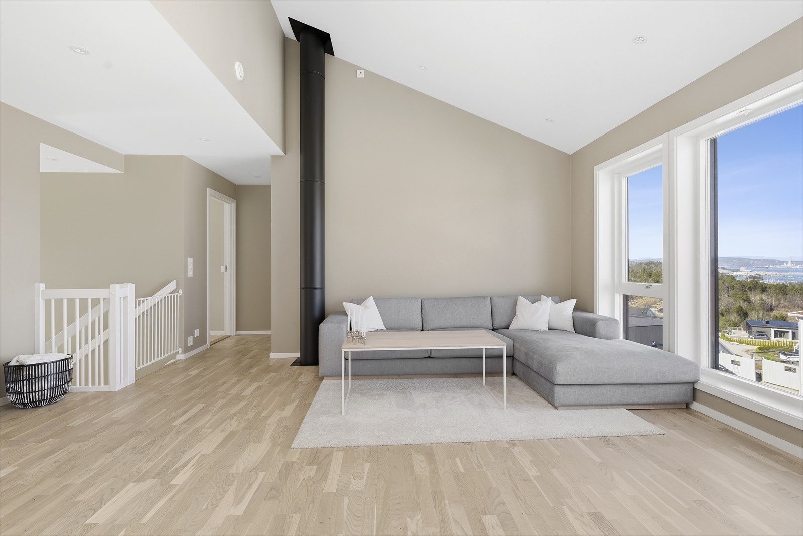 Stor og flott loftstue - et supert tilleggsareal. Galleribilde