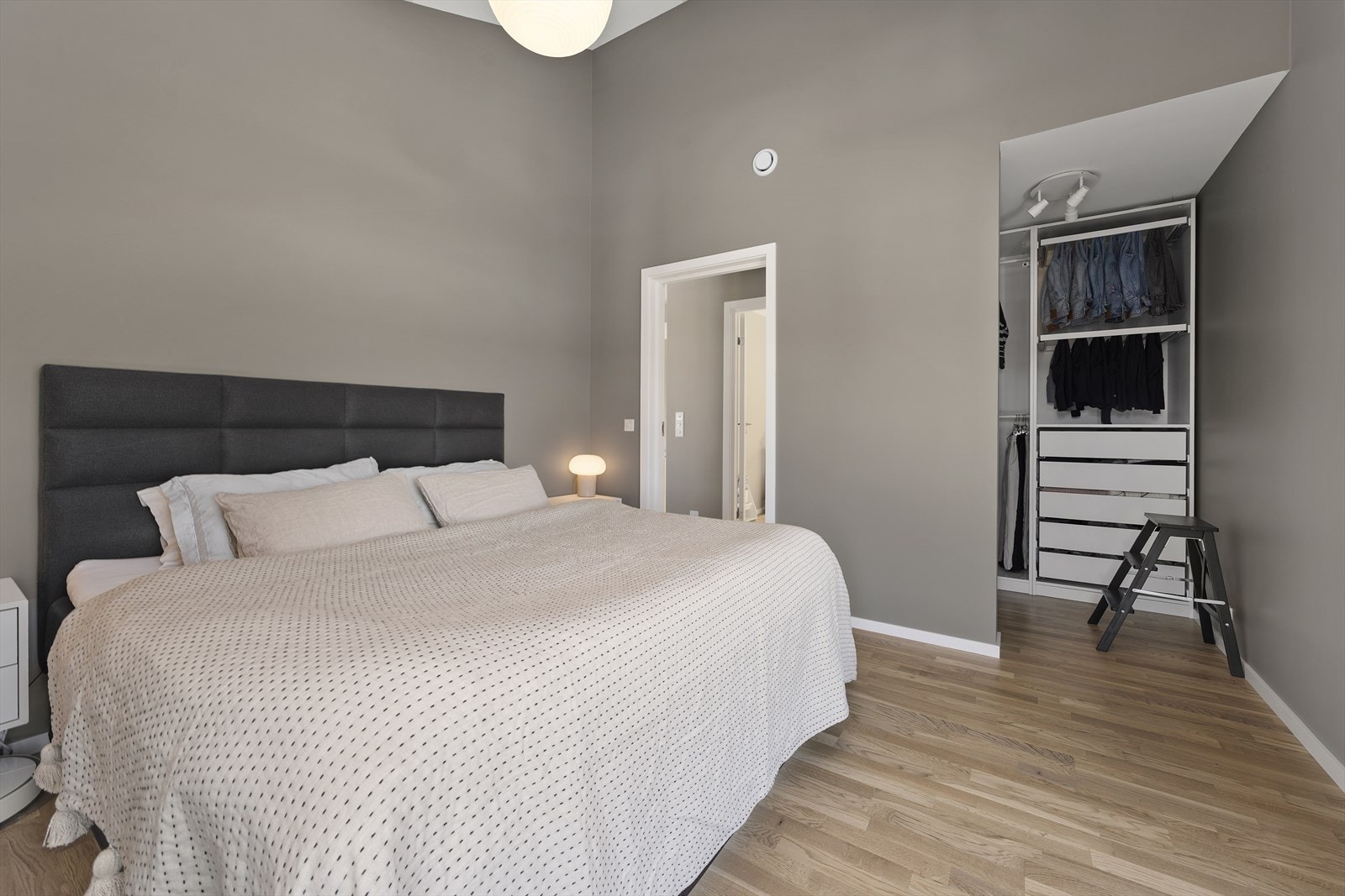 Alle fire soverom ligger 2.etasje og har en funksjonell størrelse Galleribilde