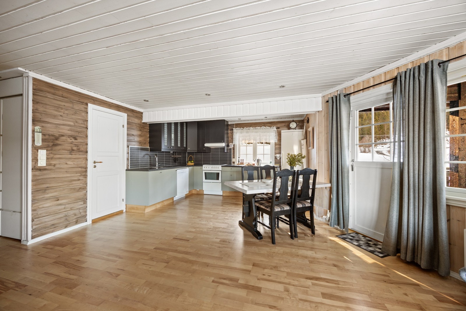 Downlights sørger for god grunnbelysning Galleribilde