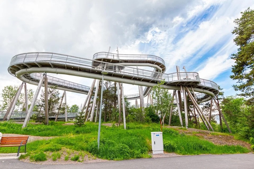 Den populære turstien til Stovnertårnet er et yndet turmål med panoramautsikt over nærområde Galleribilde