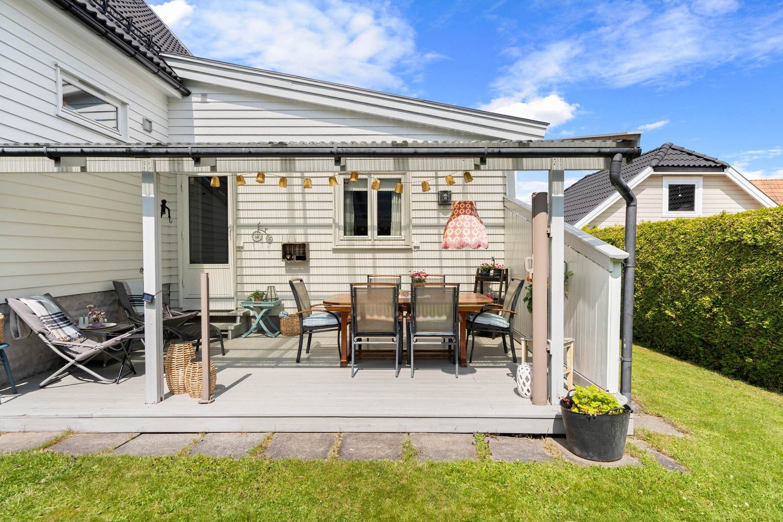 Pent opparbeidet hage med gode solforhold. Galleribilde