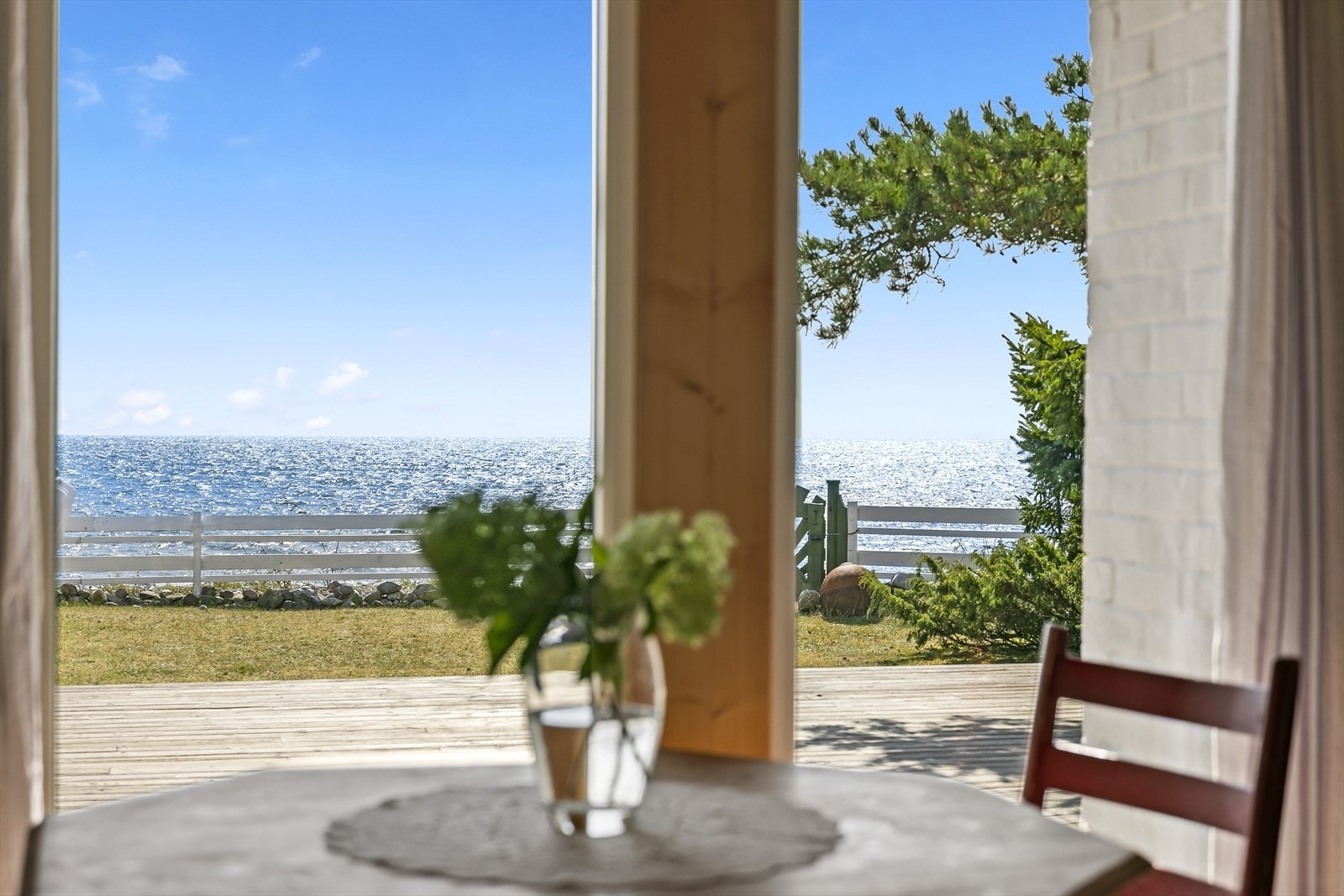 Utsikt fra kjøkken. Galleribilde