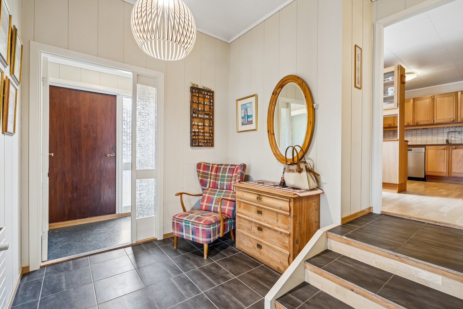 Entré. Galleribilde