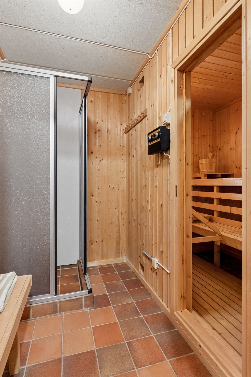 Dusjrom og badstue hoveddelens u.etg. (ikke bruksendret). Galleribilde