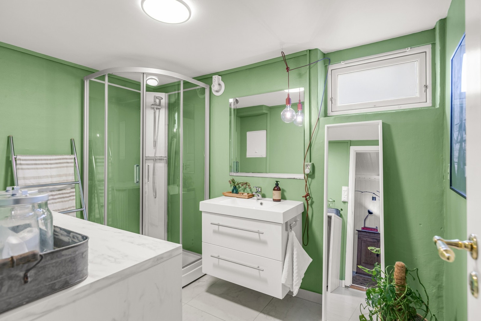 Badet i kjelleren ble også oppgradert i 2021 Galleribilde