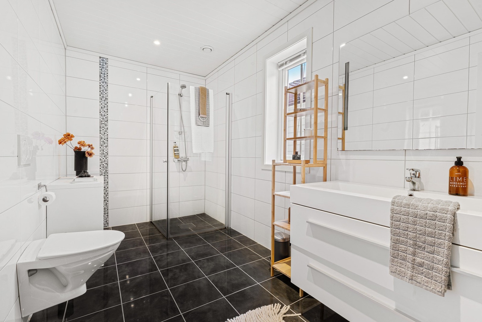 Baderommet har areal 7,61 m² Galleribilde