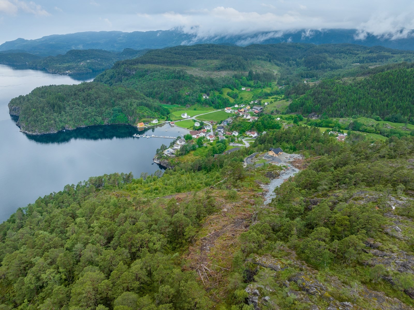 001_Velkommen til hytteparadiset i Marvik .jpg Galleribilde